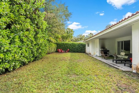 House in Miami, Florida 5 bedrooms, 166.3 sq.m. № 2002706 - photo 6