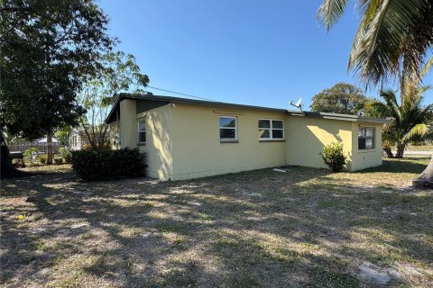 Villa ou maison à vendre à Pompano Beach, Floride: 3 chambres, 94.76 m2 № 1860679 - photo 2
