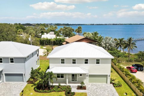 Casa en venta en Jensen Beach, Florida, 4 dormitorios, 274.43 m2 № 2242035 - foto 4