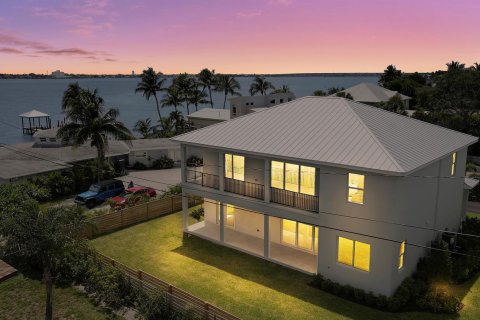 Casa en venta en Jensen Beach, Florida, 4 dormitorios, 274.43 m2 № 2242035 - foto 18