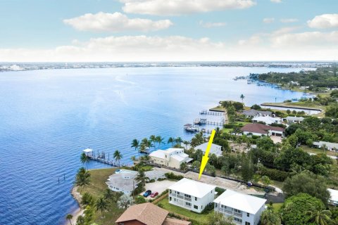Casa en venta en Jensen Beach, Florida, 4 dormitorios, 274.43 m2 № 2242035 - foto 13