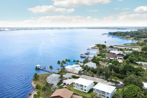 Casa en venta en Jensen Beach, Florida, 4 dormitorios, 274.43 m2 № 2242035 - foto 12
