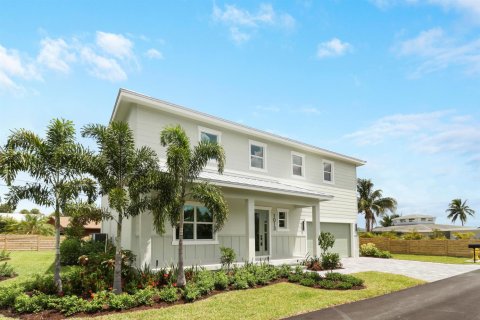 Casa en Jensen Beach, Florida 4 dormitorios, 274.43 m2 № 2242035