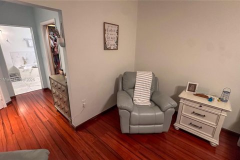 Villa ou maison à vendre à Kendall, Floride: 4 chambres № 1974333 - photo 13