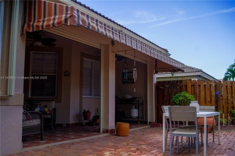 Villa ou maison à vendre à Kendall, Floride: 4 chambres № 1974333 - photo 5