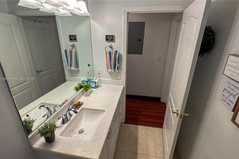 Villa ou maison à vendre à Kendall, Floride: 4 chambres № 1974333 - photo 26