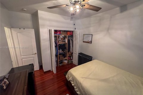 Villa ou maison à vendre à Kendall, Floride: 4 chambres № 1974333 - photo 28