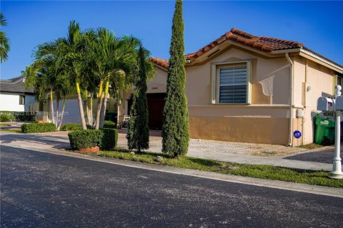 Villa ou maison à vendre à Kendall, Floride: 4 chambres № 1974333 - photo 6