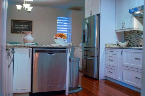 Villa ou maison à vendre à Kendall, Floride: 4 chambres № 1974333 - photo 22