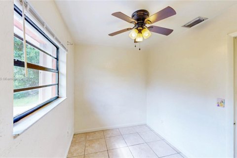 Купить виллу или дом в Хомстед, Флорида 4 спальни, 130.06м2, № 1928184 - фото 27