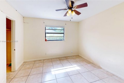 Купить виллу или дом в Хомстед, Флорида 4 спальни, 130.06м2, № 1928184 - фото 23