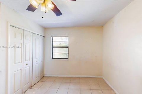 Купить виллу или дом в Хомстед, Флорида 4 спальни, 130.06м2, № 1928184 - фото 15