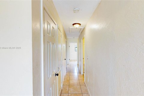 Купить виллу или дом в Хомстед, Флорида 4 спальни, 130.06м2, № 1928184 - фото 14