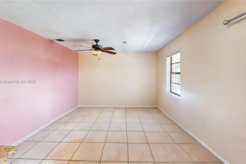 Купить виллу или дом в Хомстед, Флорида 4 спальни, 130.06м2, № 1928184 - фото 6