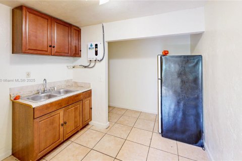 Купить виллу или дом в Хомстед, Флорида 4 спальни, 130.06м2, № 1928184 - фото 12