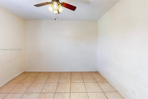 Купить виллу или дом в Хомстед, Флорида 4 спальни, 130.06м2, № 1928184 - фото 17