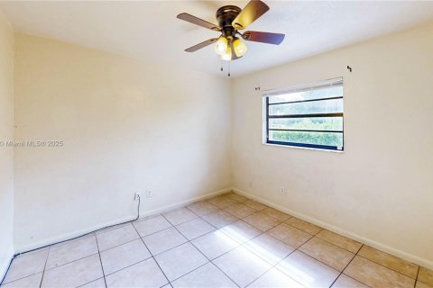 Купить виллу или дом в Хомстед, Флорида 4 спальни, 130.06м2, № 1928184 - фото 25