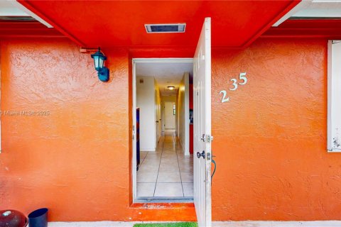 Купить виллу или дом в Хомстед, Флорида 4 спальни, 130.06м2, № 1928184 - фото 5