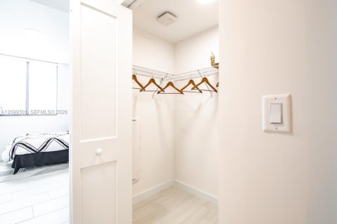 Apartment in Miami, Florida 2 bedrooms, 92.07 sq.m. № 2395491 - photo 12