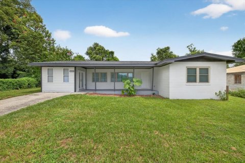 House in Dade City, Florida 3 bedrooms, 101.17 sq.m. № 1903580 - photo 1