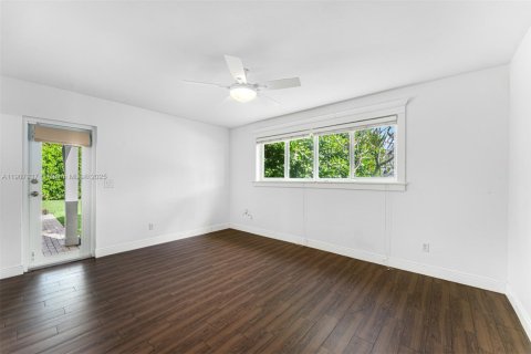 Casa en venta en Palmetto Bay, Florida, 4 dormitorios, 198.07 m2 № 1966108 - foto 14