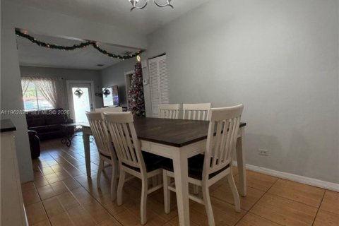 Купить виллу или дом в Майами, Флорида 3 спальни, 115.38м2, № 2025433 - фото 11