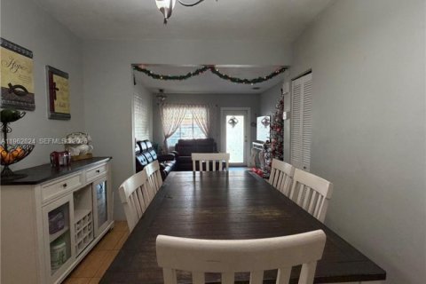 Купить виллу или дом в Майами, Флорида 3 спальни, 115.38м2, № 2025433 - фото 9