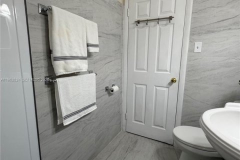 Купить виллу или дом в Майами, Флорида 3 спальни, 115.38м2, № 2025433 - фото 19