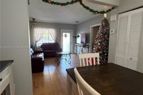 Купить виллу или дом в Майами, Флорида 3 спальни, 115.38м2, № 2025433 - фото 8