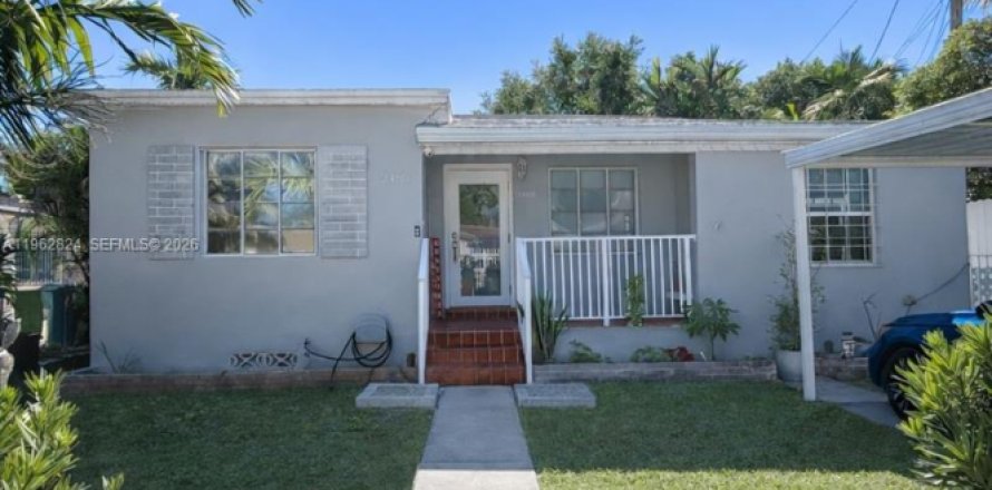 Дом в Майами, Флорида 3 спальни, 115.38м2 № 2025433