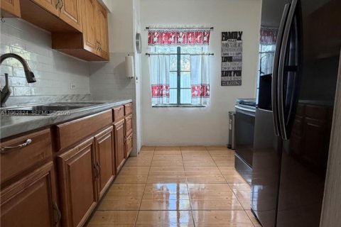 Купить виллу или дом в Майами, Флорида 3 спальни, 115.38м2, № 2025433 - фото 15