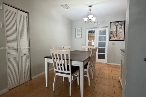 Купить виллу или дом в Майами, Флорида 3 спальни, 115.38м2, № 2025433 - фото 12