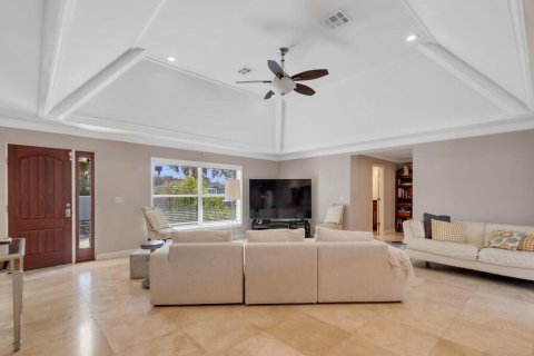 House in Vero Beach, Florida 3 bedrooms, 215.53 sq.m. № 2083201 - photo 3