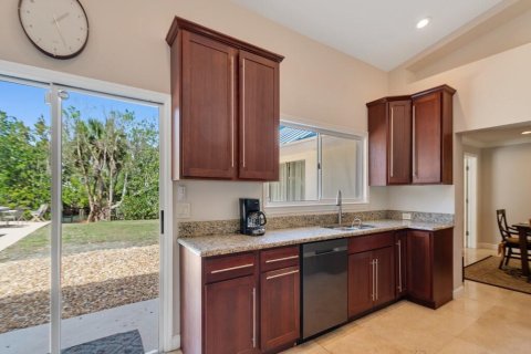 House in Vero Beach, Florida 3 bedrooms, 215.53 sq.m. № 2083201 - photo 7