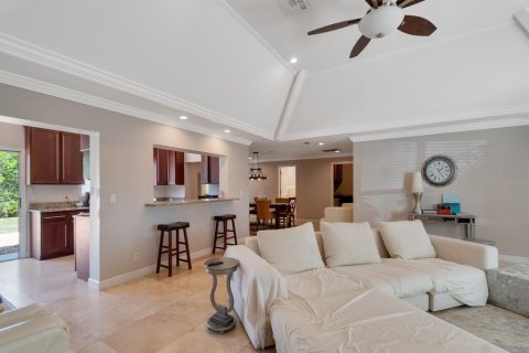 House in Vero Beach, Florida 3 bedrooms, 215.53 sq.m. № 2083201 - photo 5