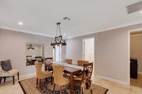 House in Vero Beach, Florida 3 bedrooms, 215.53 sq.m. № 2083201 - photo 6