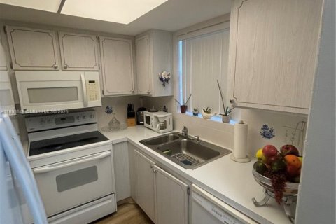 Condo in Stuart, Florida, 2 bedrooms  № 1777585 - photo 3