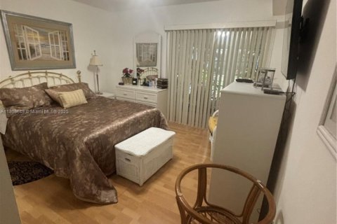 Condo in Stuart, Florida, 2 bedrooms  № 1777585 - photo 6