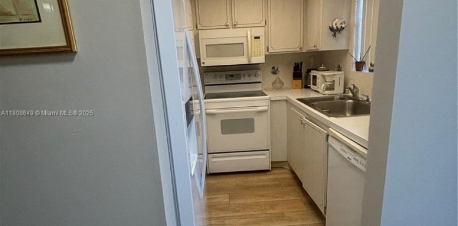 Condo in Stuart, Florida, 2 bedrooms  № 1777585