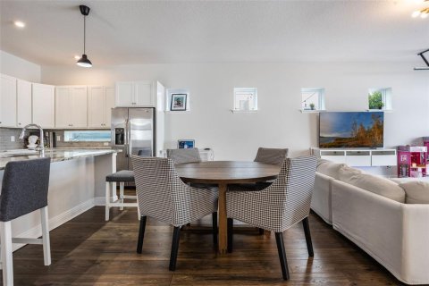 Casa en venta en Orlando, Florida, 4 dormitorios, 211.07 m2 № 1669943 - foto 15