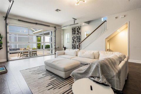 Casa en venta en Orlando, Florida, 4 dormitorios, 211.07 m2 № 1669943 - foto 11
