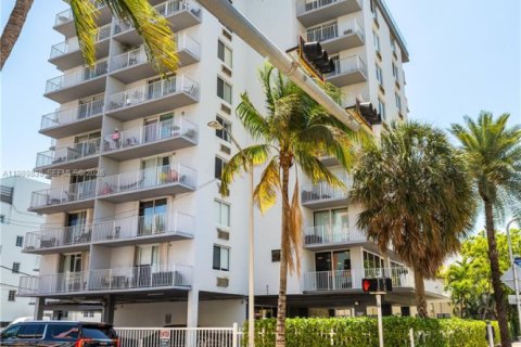 Снять в аренду кондоминиум в Майами-Бич, Флорида 1 спальня, 57.88м2, № 2051915 - фото 28