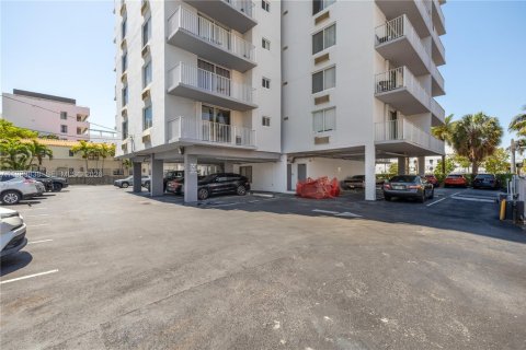 Снять в аренду кондоминиум в Майами-Бич, Флорида 1 спальня, 57.88м2, № 2051915 - фото 25