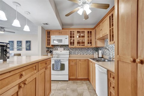 Copropriété à vendre à Hollywood, Floride: 2 chambres, 116.31 m2 № 2012251 - photo 10