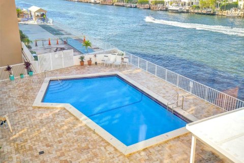 Copropriété à vendre à Hollywood, Floride: 2 chambres, 116.31 m2 № 2012251 - photo 22