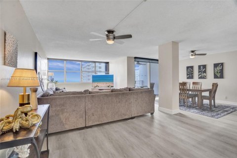 Copropriété à vendre à Hollywood, Floride: 2 chambres, 116.31 m2 № 2012251 - photo 5