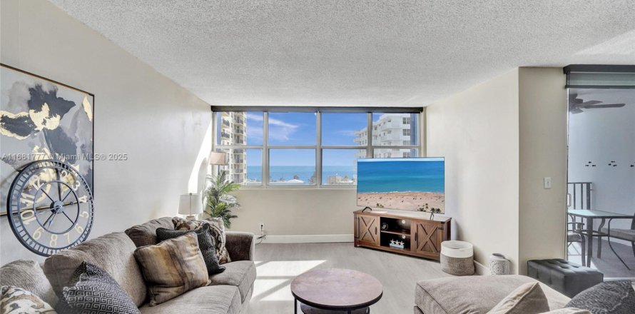 Condo à Hollywood, Floride, 2 chambres  № 2012251