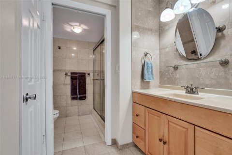 Copropriété à vendre à Hollywood, Floride: 2 chambres, 116.31 m2 № 2012251 - photo 14