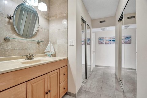 Copropriété à vendre à Hollywood, Floride: 2 chambres, 116.31 m2 № 2012251 - photo 16