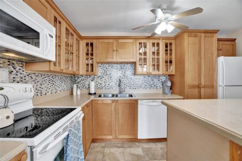 Copropriété à vendre à Hollywood, Floride: 2 chambres, 116.31 m2 № 2012251 - photo 9